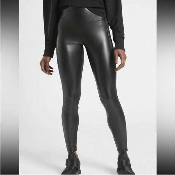 Athleta Pants - Athleta Delancy Shine Tight Black Legging Size M